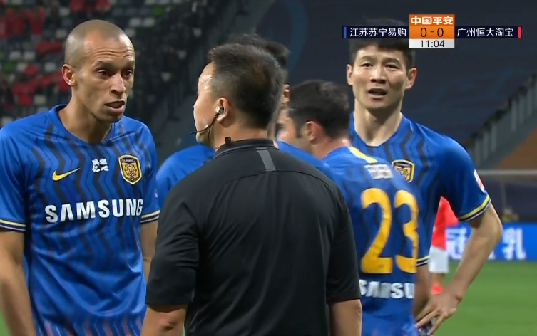  VAR介入取消绝杀引发不满  